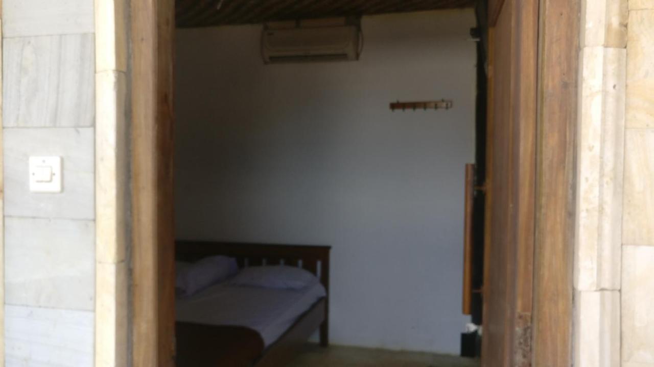 Hotel Kampoeng Drini Brono Extérieur photo